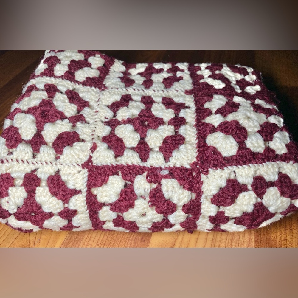 VINTAGE‎ Crochet Granny Sauare Afghan Throw Blanket | Handmade Maroon & White